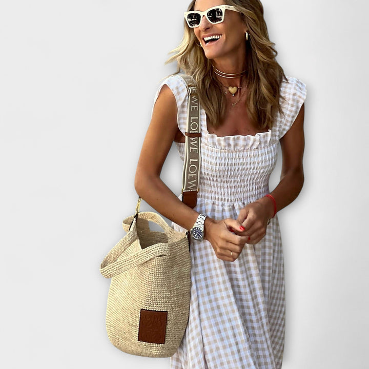 Kraciaste Maxi Sukienki z Falbanowymi Rękawami