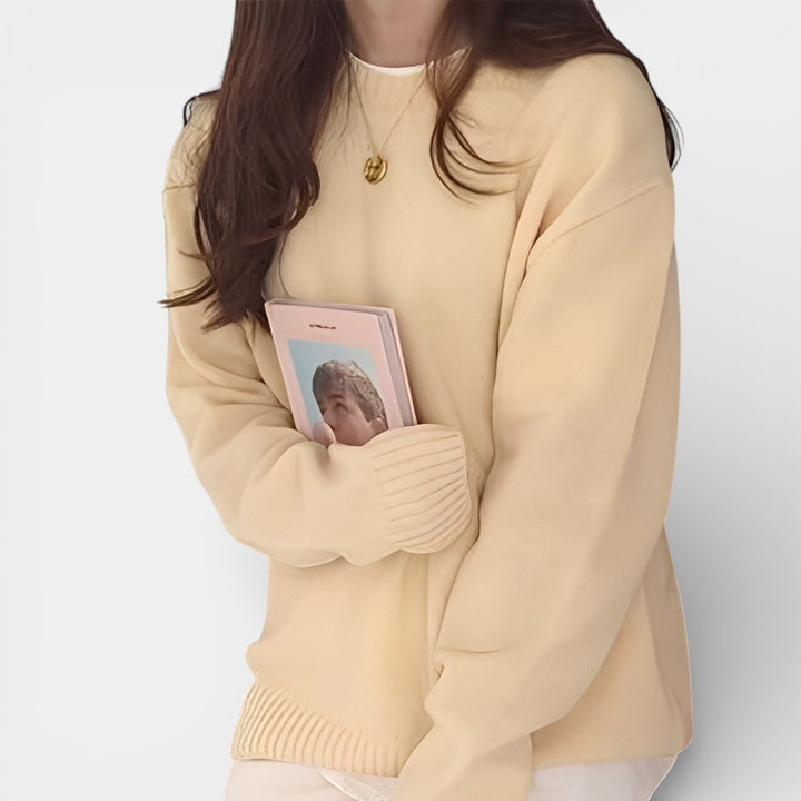 Celina – Oversize’owy sweter o minimalistycznym designie