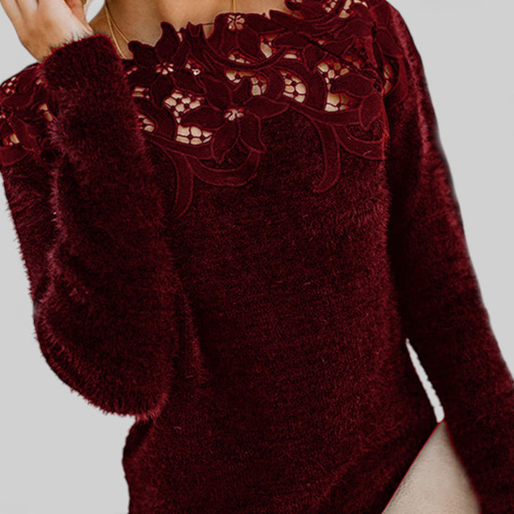 Oliwia – Dzianinowy sweter z koronkowym dekoltem