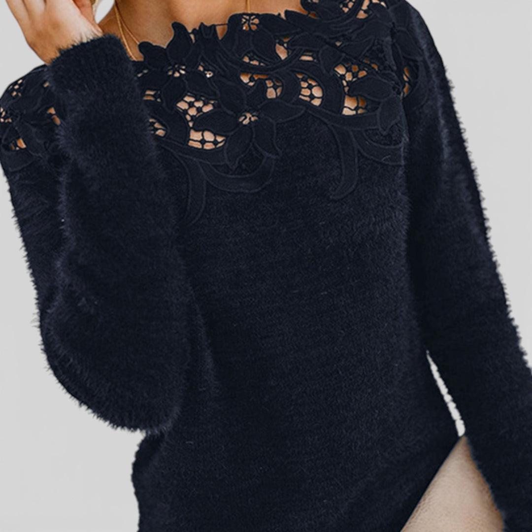 Oliwia – Dzianinowy sweter z koronkowym dekoltem