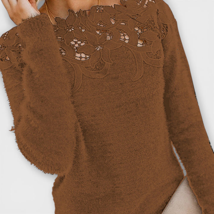 Oliwia – Dzianinowy sweter z koronkowym dekoltem