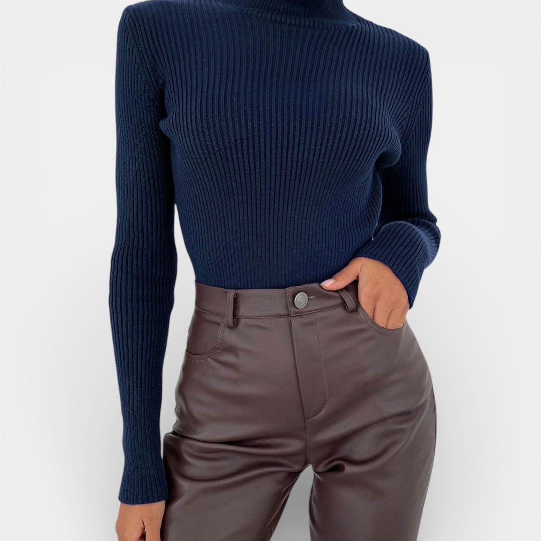 Emilia – Żebrowany sweter z golfem na co dzień