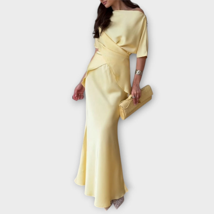 Finja - Top z odkrytymi ramionami i węzłem z przodu oraz spódnicą