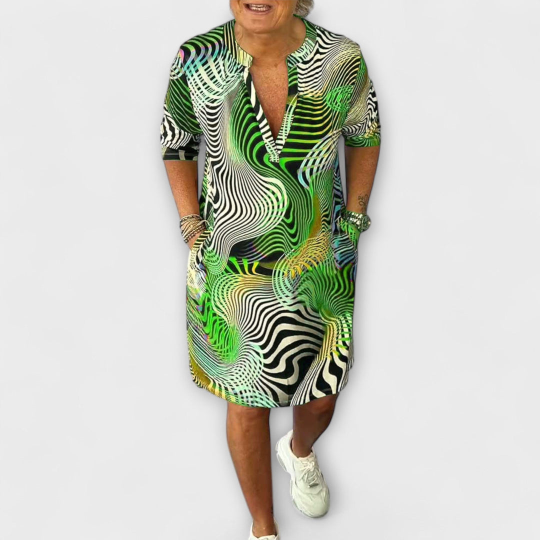 Liora - Kolorowa sukienka z dekoltem w kształcie V