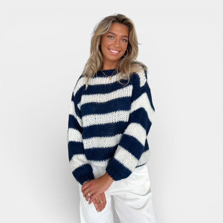 Klementyna – Pasiasty sweter o luźnym kroju