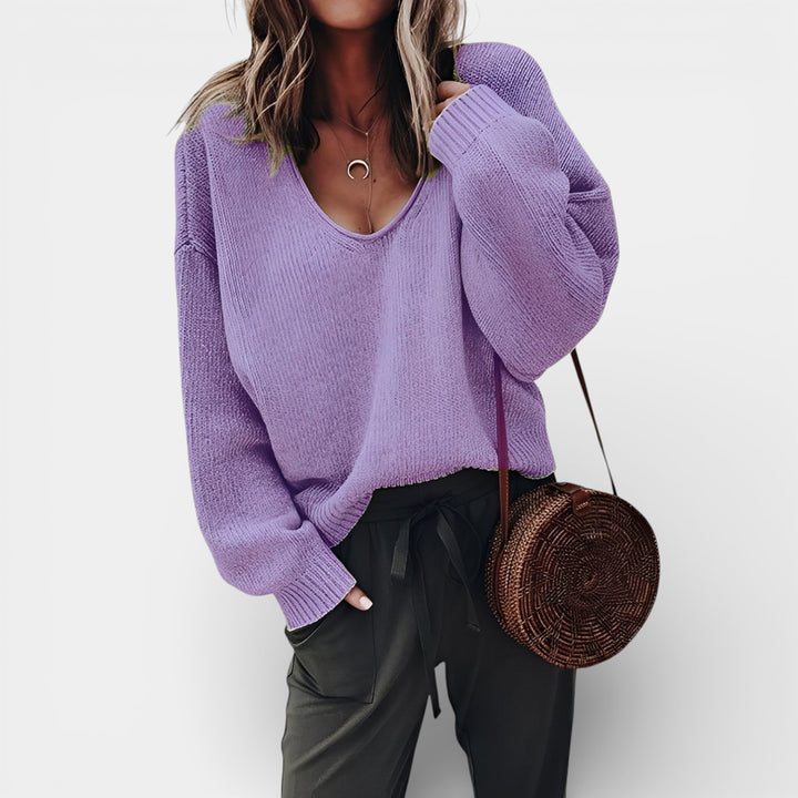 Martyna – Dzianinowy sweter z dekoltem V