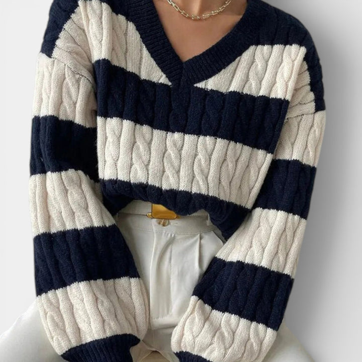 Maja – Pasiasty dzianinowy sweter z dekoltem w serek