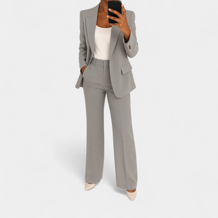 Markéta – Damski kostium