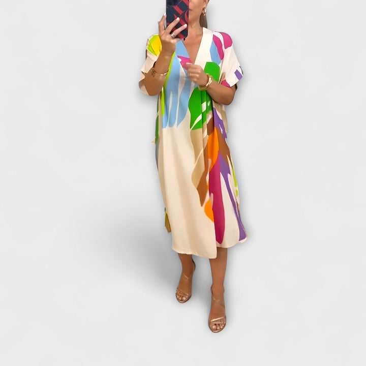 Roos - Luźna sukienka z kolorowym nadrukiem liści