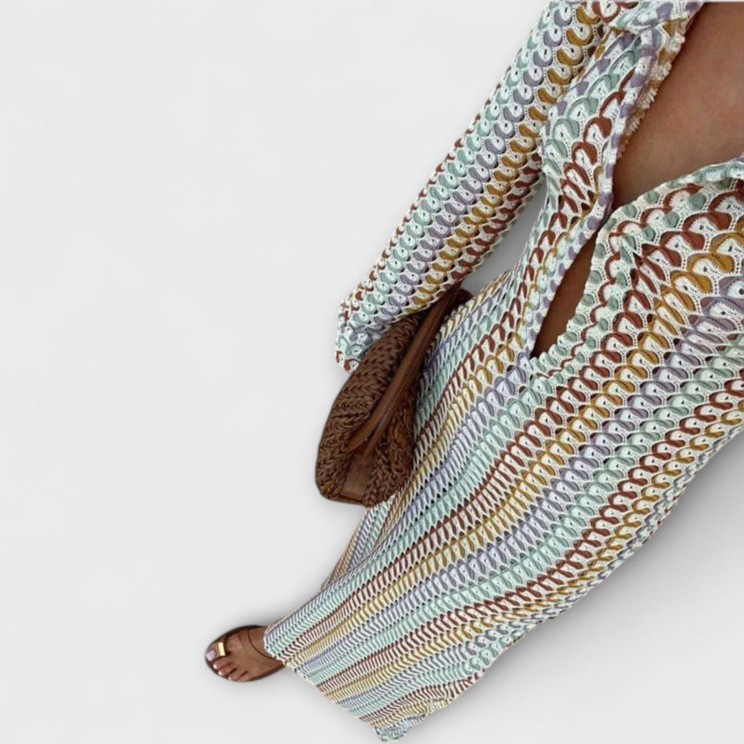 Elina – Maxi sukienka z dekoltem w kształcie V i wakacyjnym klimatem