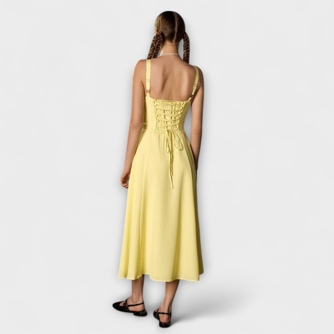 Nadzieja - Różowa sukienka z detalem rozcięcia