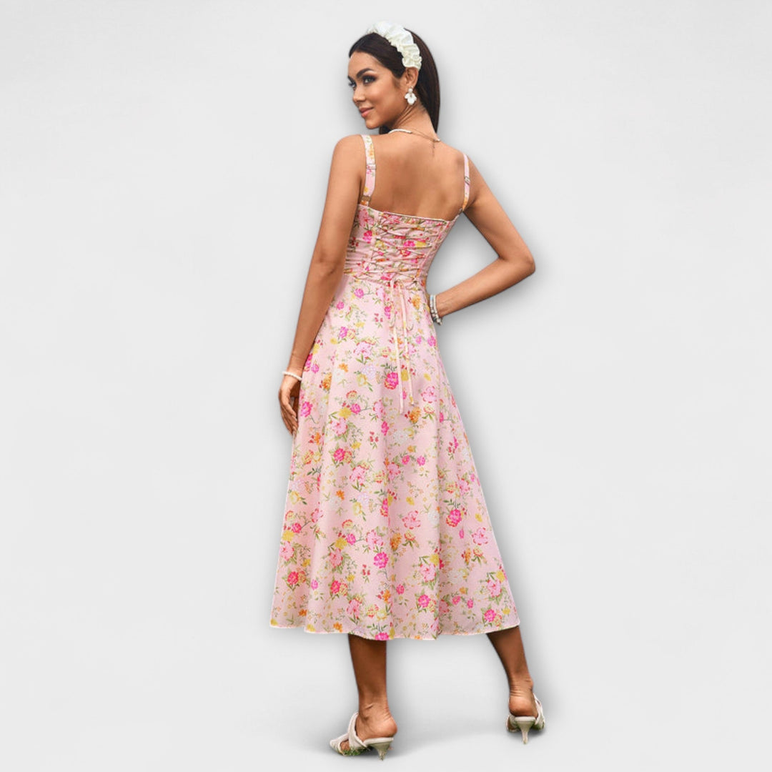 Nadzieja - Różowa sukienka z detalem rozcięcia