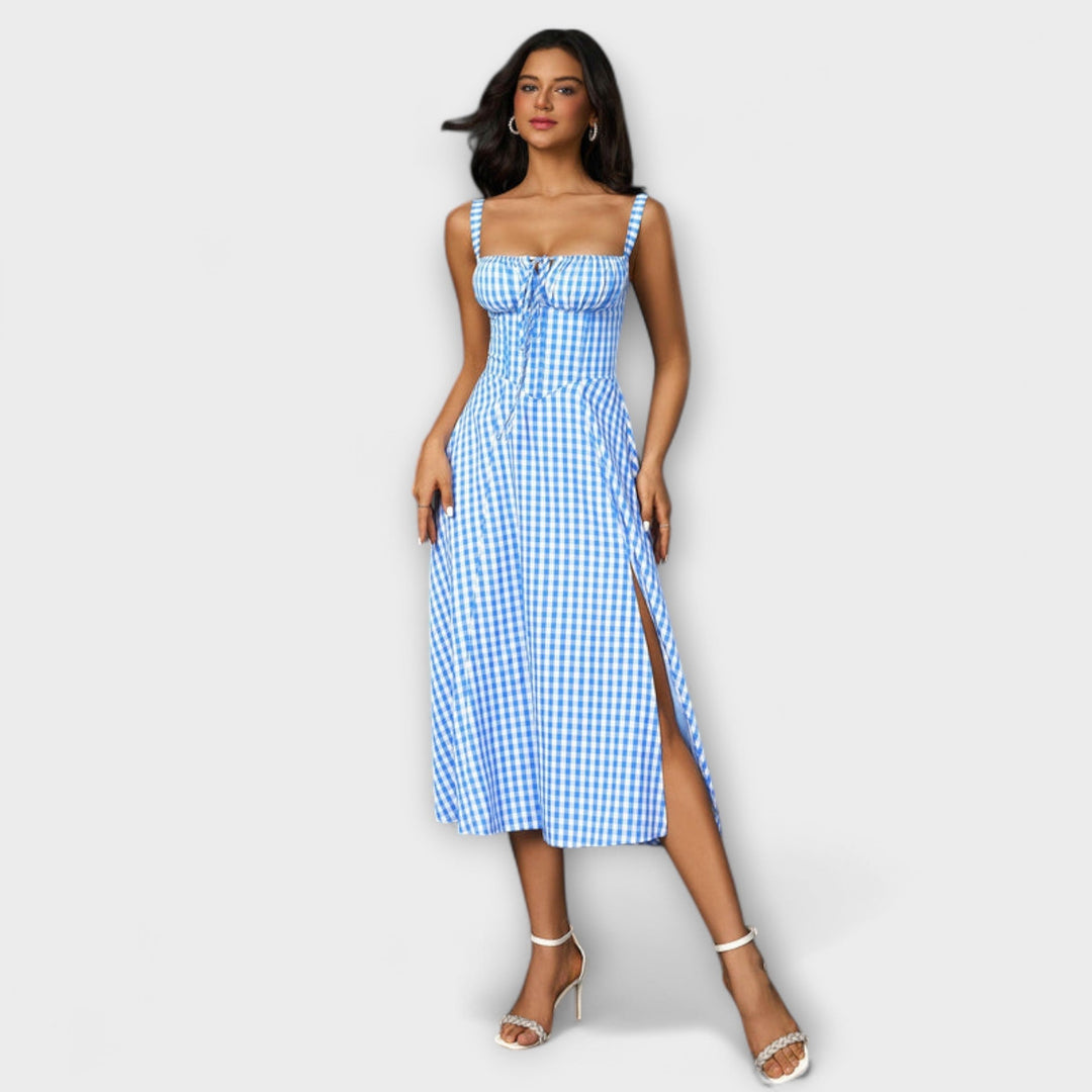 Nadzieja - Różowa sukienka z detalem rozcięcia