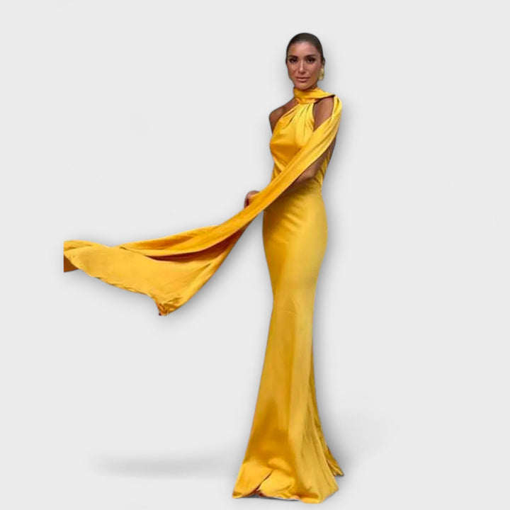 Stylowa maxi sukienka z odkrytymi ramionami i wiązaniem na szyi