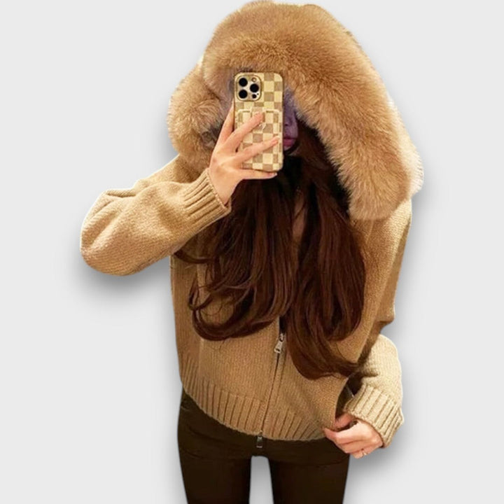 Alisanne – Sweter z zamkiem i kołnierzem z futra sztucznego