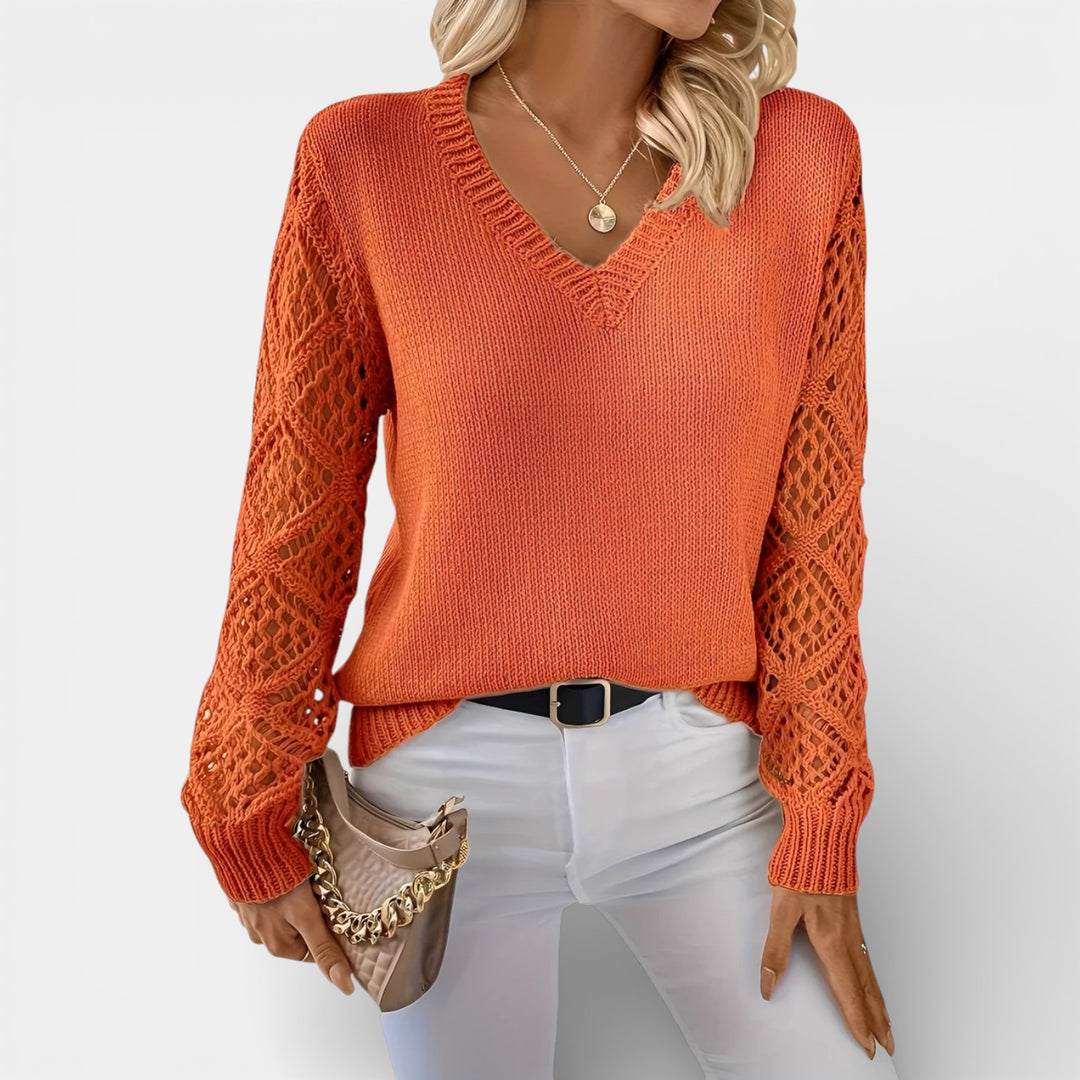 Cecylia – Sweter z dekoltem w serek i ażurowymi rękawami