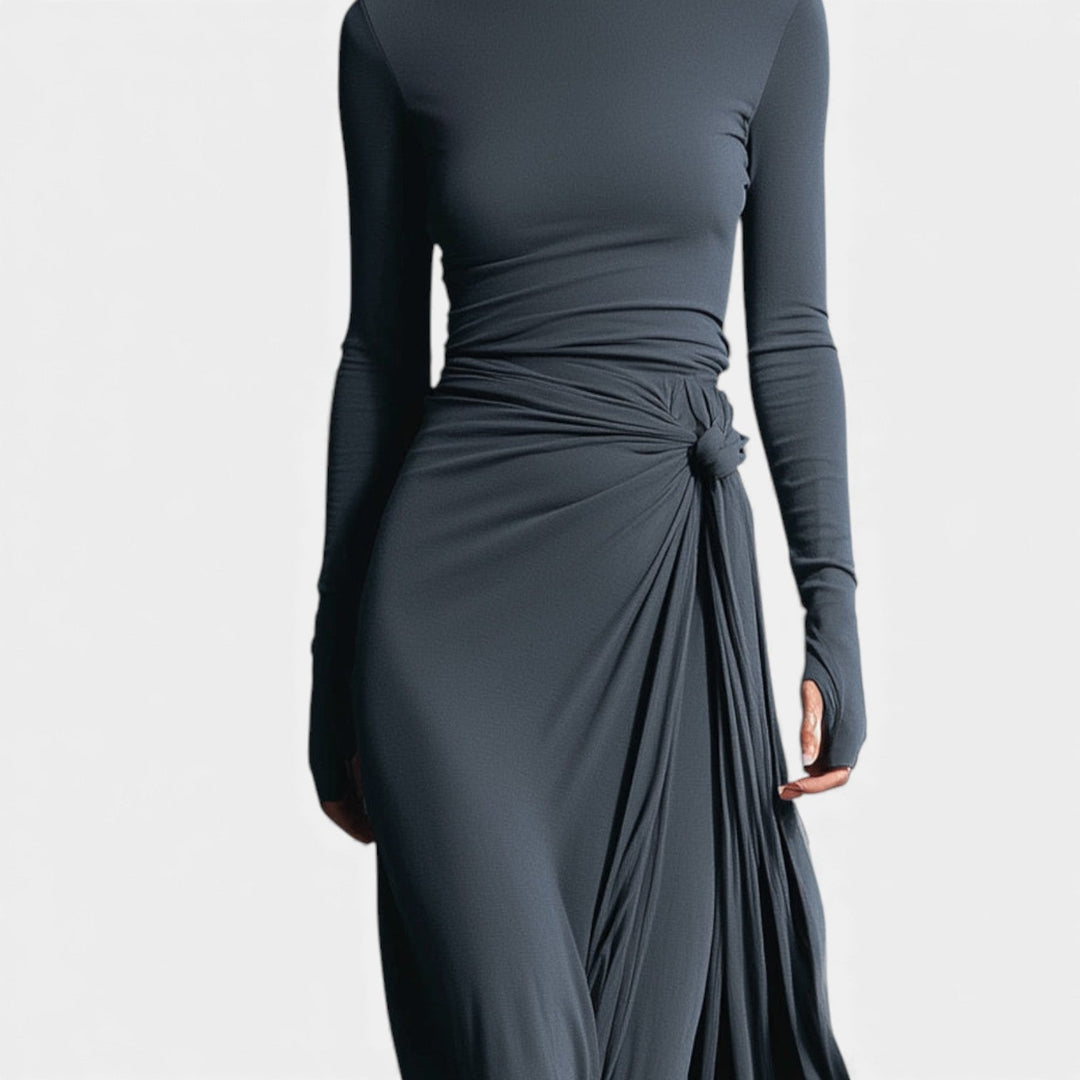 Anna – Elegancka sukienka z bocznym węzłem i delikatnym blaskiem