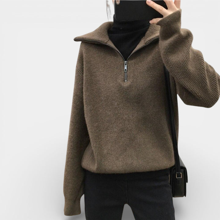 Irena – Sweter z półzamkiem i kołnierzem