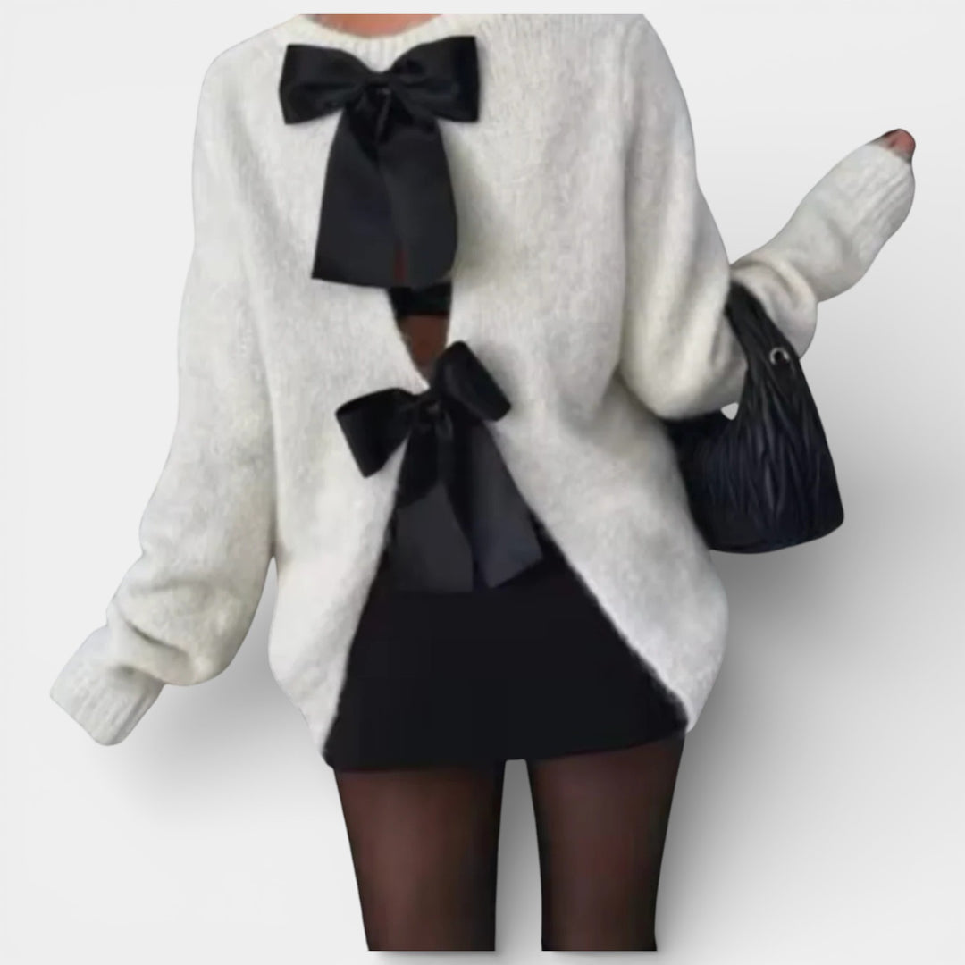 Stanisława – Sweter z kokardami na plecach