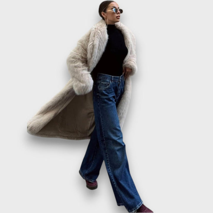 Liviane – Długi płaszcz z syntetycznego futra o couture flair