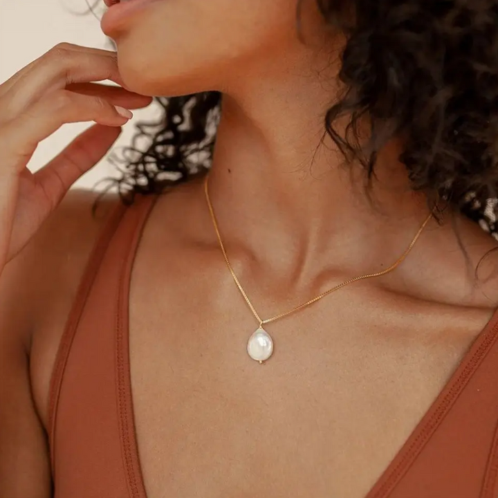 Meredith | Naszyjnik z perłowym zawieszeniem